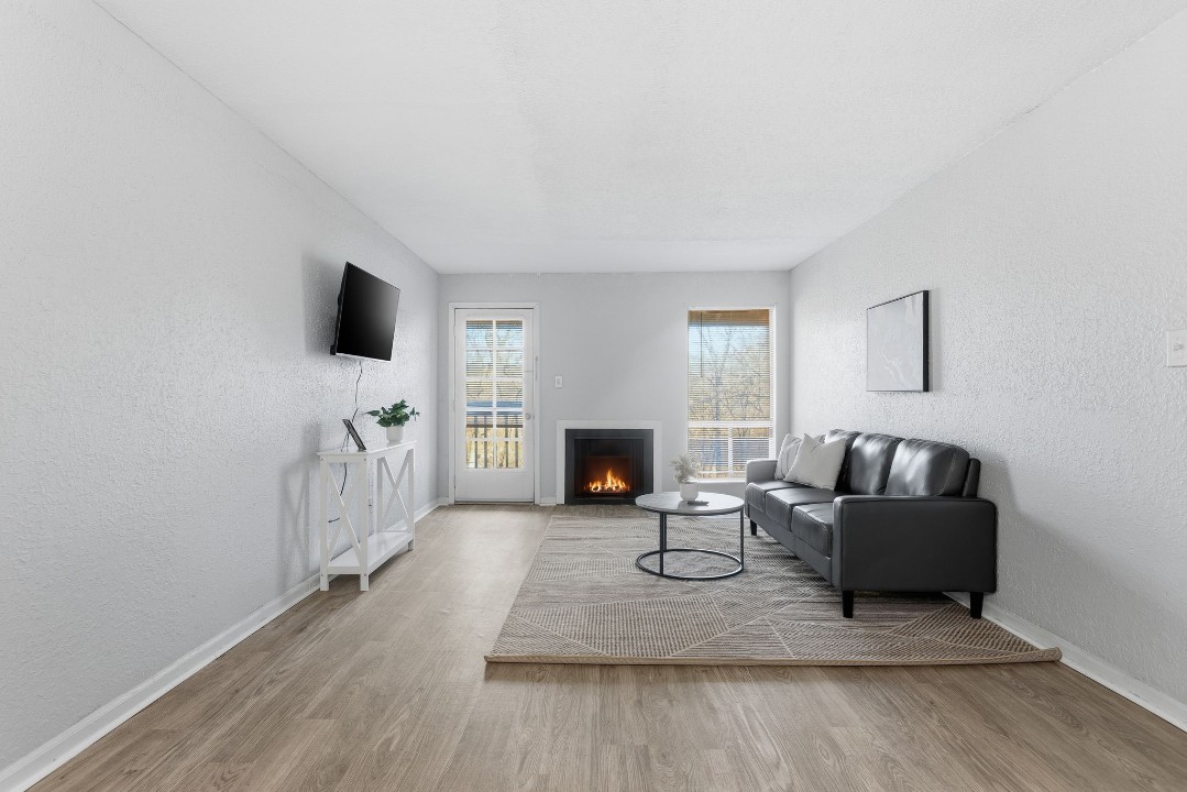 Hillcrest 5704F · Unit 1/1