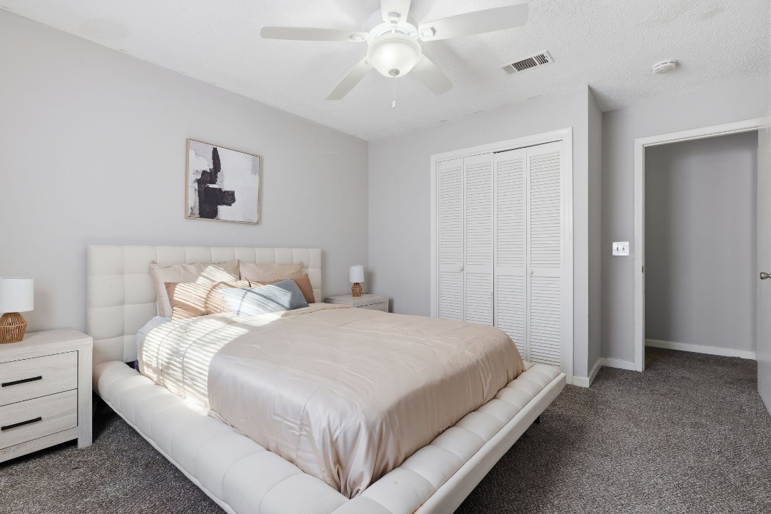 2 Bedrooms · Signature layout
