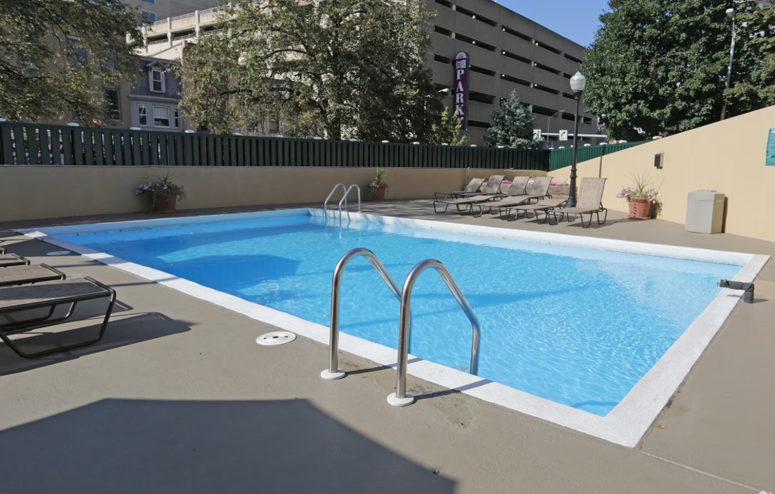Pa Place 1801, 2br