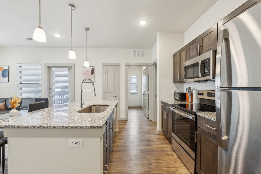 Chisholm Trace · Unit 827 2/2