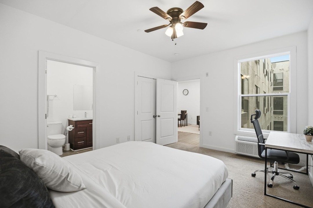 Fairmount Square 1528-3D · Unit 1/1