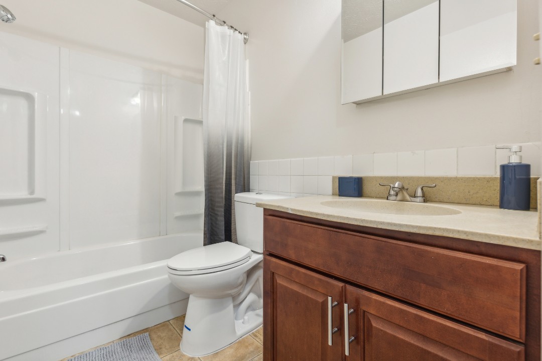 Midtown Towers 3105, · Unit 1/1