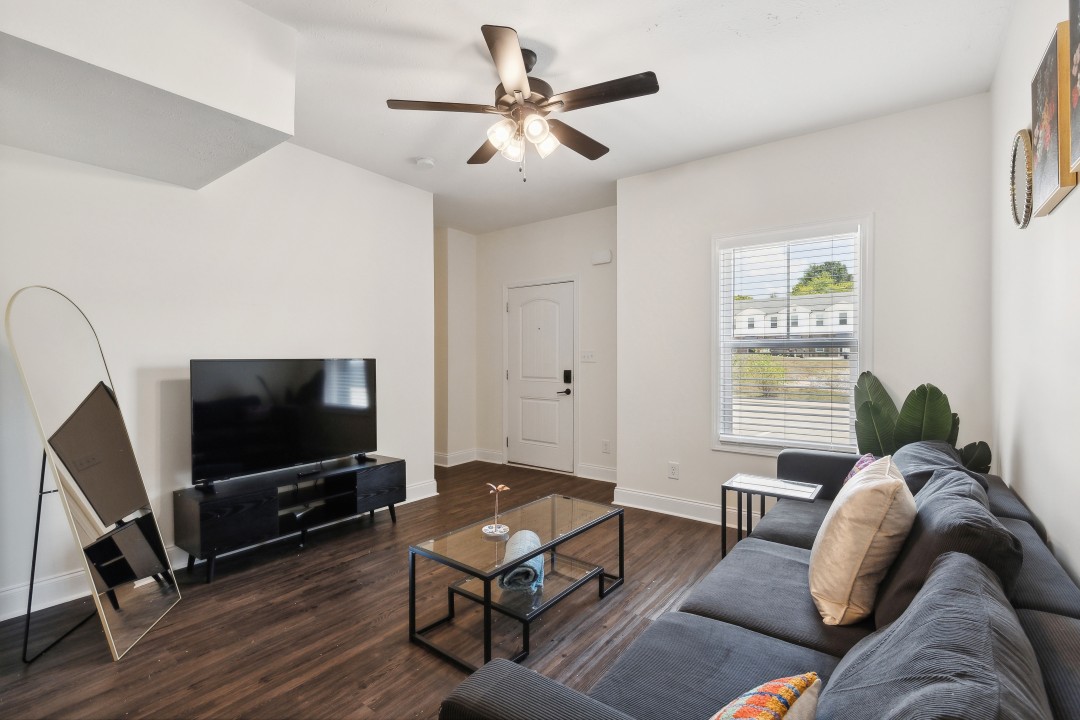 Alto · Unit C4 2bd/2.5 bth
