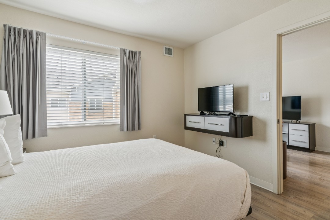 Simplicity At the Rim · Unit 1403 1/1