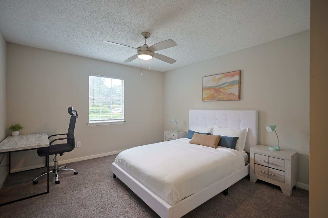 2 Bedrooms · Signature layout