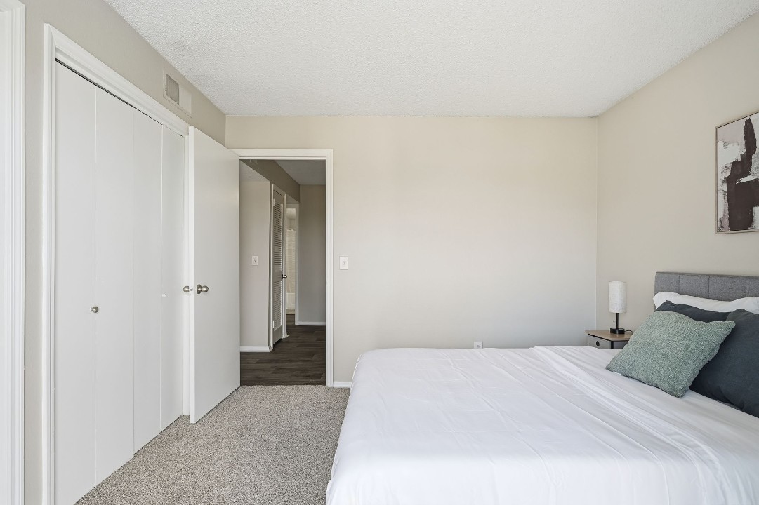 The Trails · Unit 323 2/1