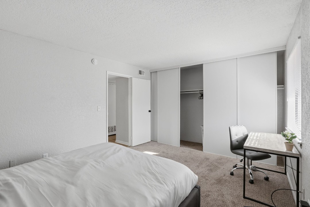 Hillcrest 8330E · Unit 2/1