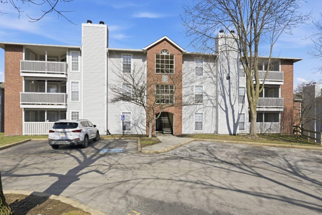 Lincoln Green · Unit 2503 2/2