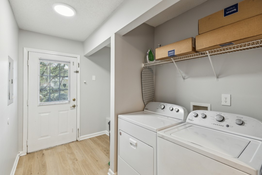 Carlson Bay, 3504-102, · Unit 2/2
