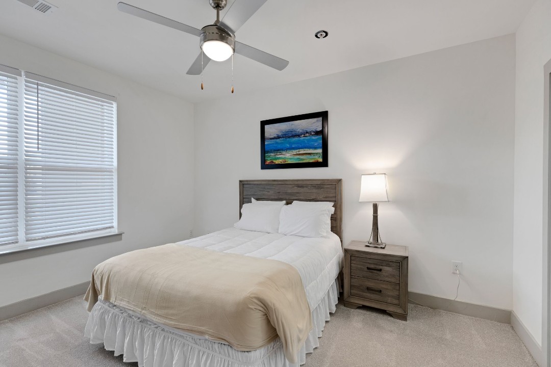 Overlook at Farragut 3205, · Unit 2/2