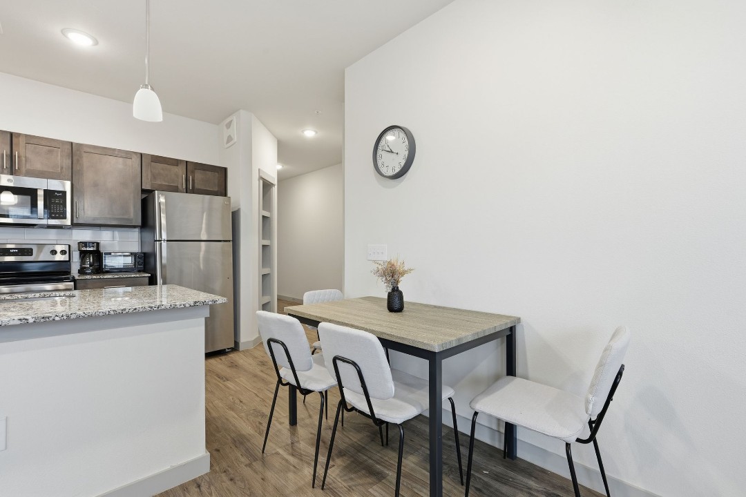 Chisholm Trace · Unit 327 2/2