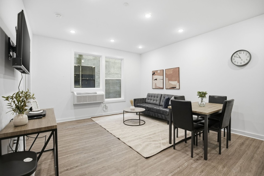 Fairmount Square 1528- 2G · Unit 1/1