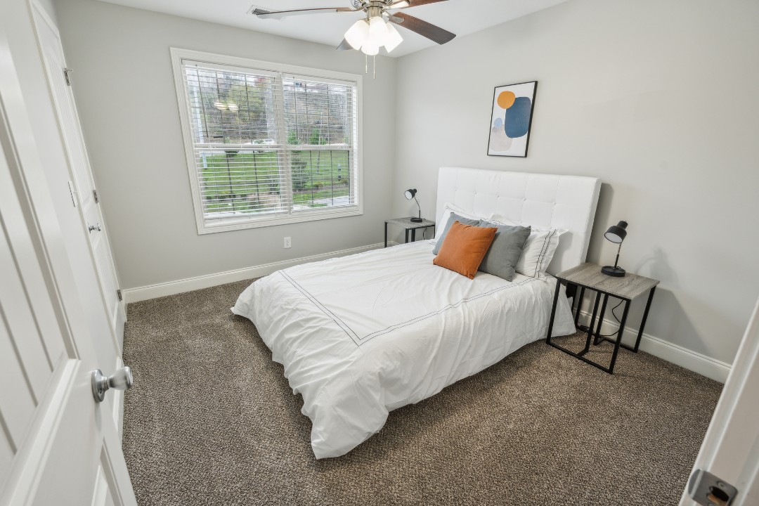 2 Bedrooms · Signature layout