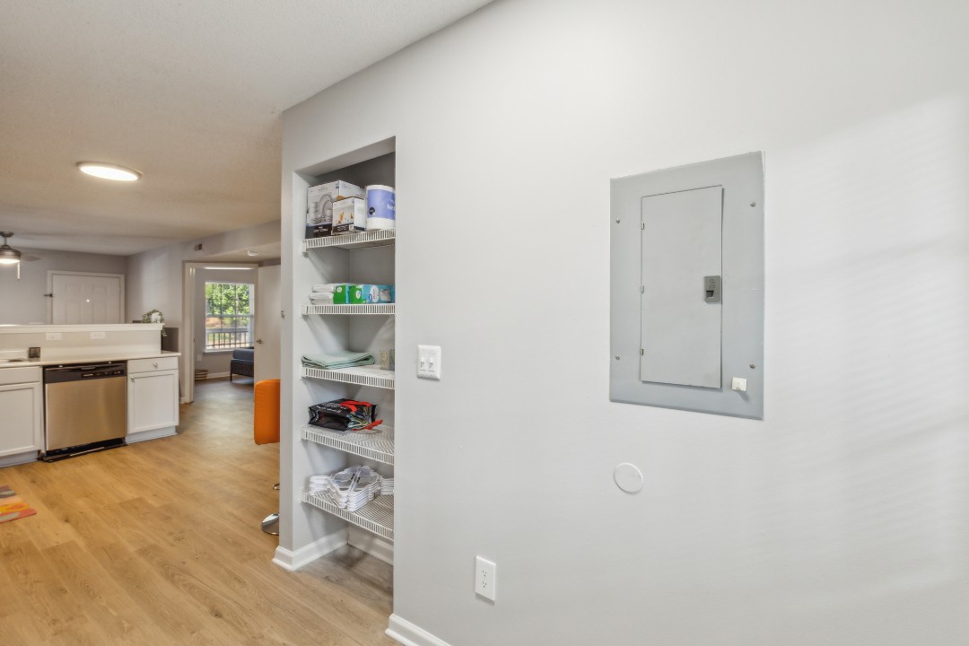 Carlson Bay, 3504-102, · Unit 2/2