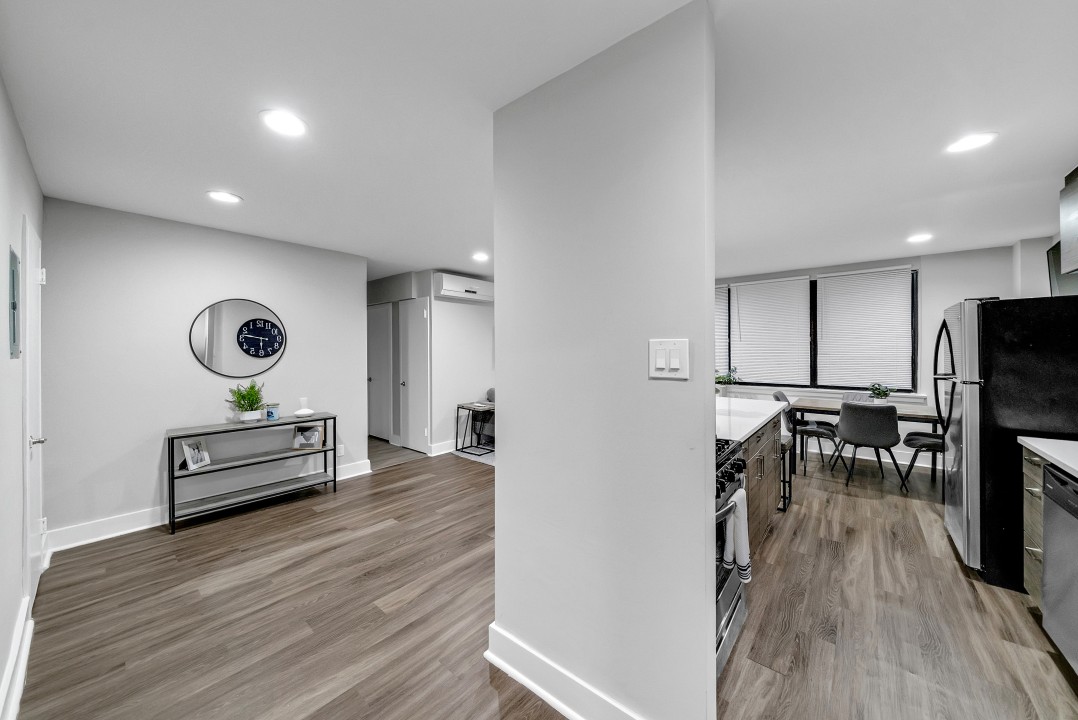 Avenue · Unit A821 2Br