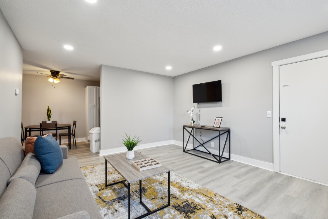 Brentwood Hills, C4- · Unit 1/1