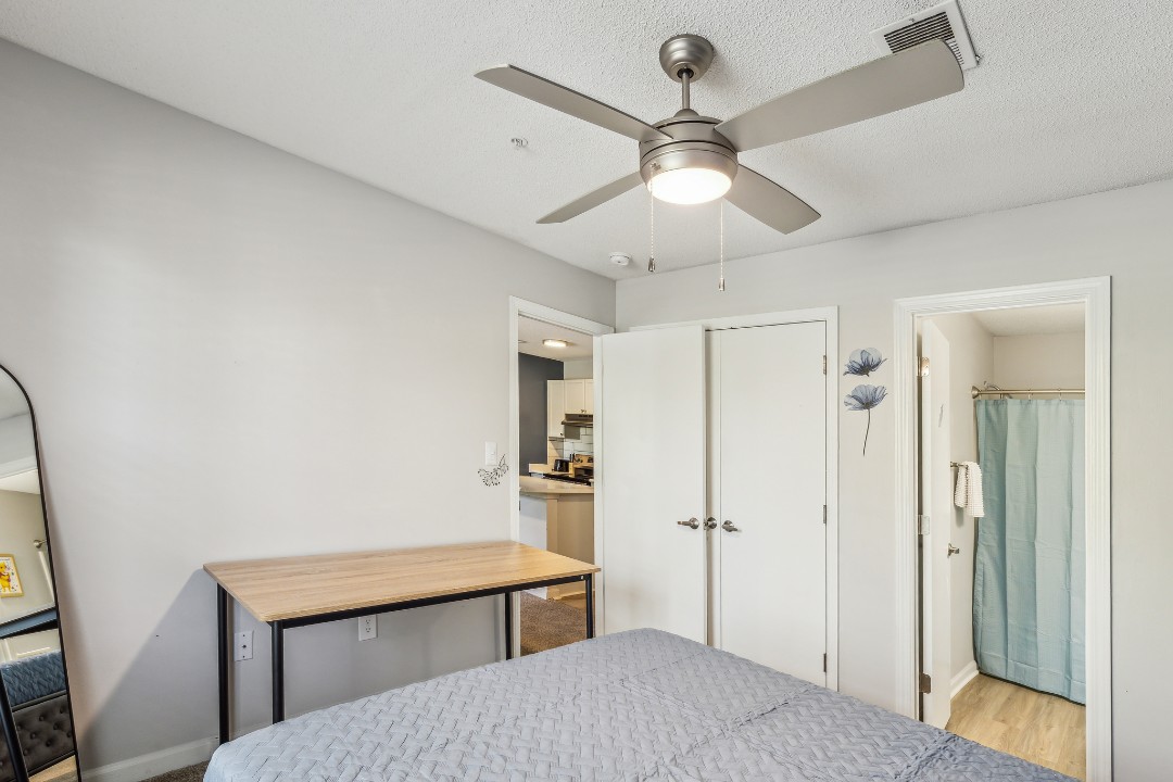 Carlson Bay, 969-203, · Unit 1/1