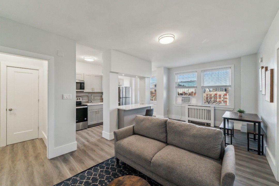 Fairfax Apartments · Unit 725 1/1
