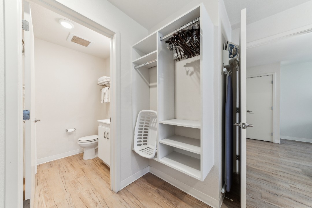 Simplicity At the Rim · Unit 1307  1/1