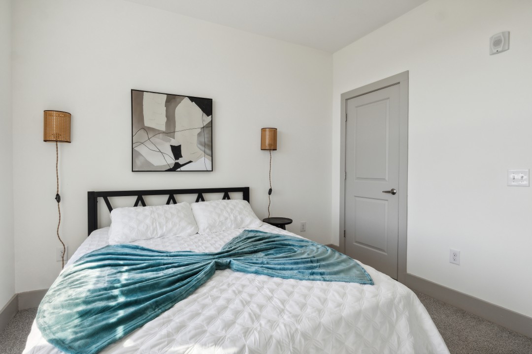 Overlook at Farragut 1306, · Unit 2/2
