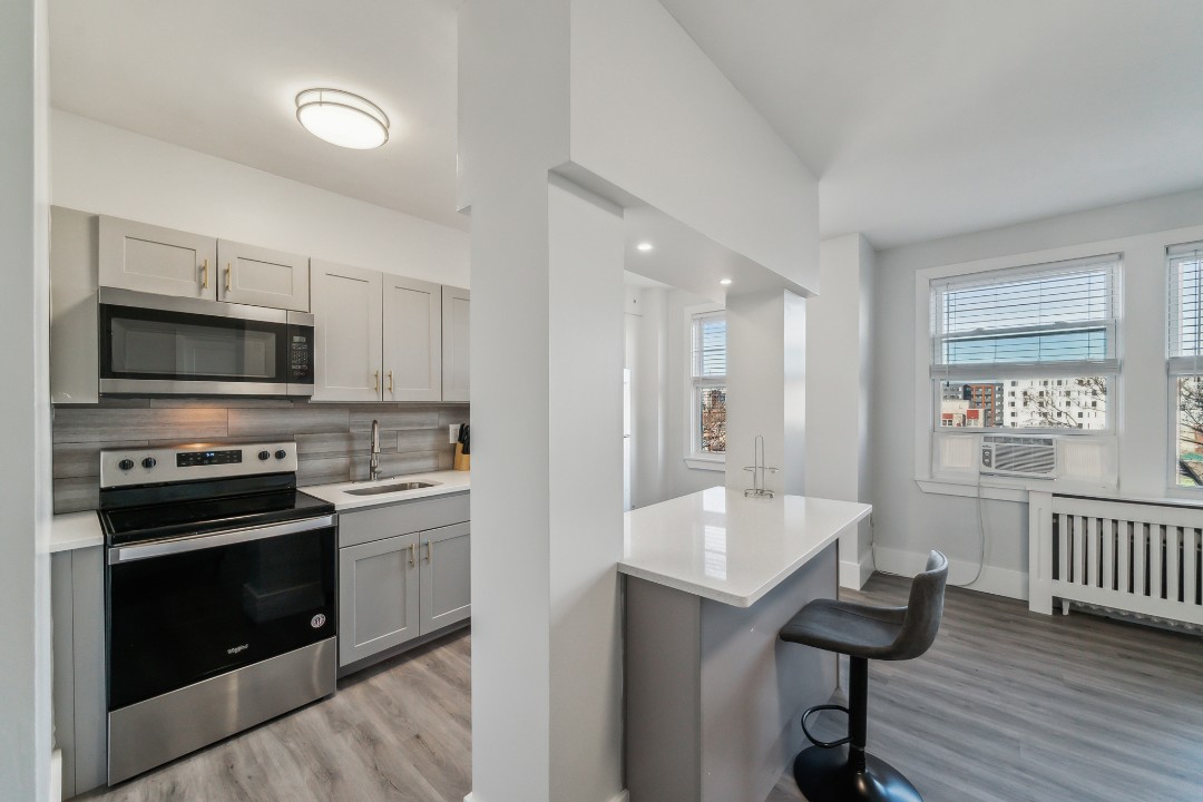 Fairfax Apartments · Unit 725 1/1
