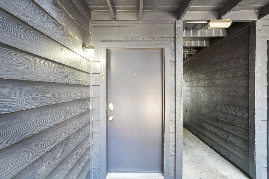 Mueller Flats · Unit 1613 1/1