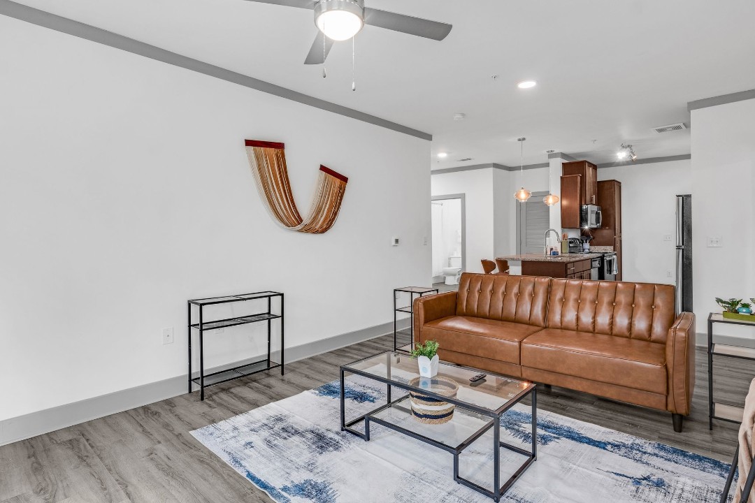 2 Bedrooms · Signature layout