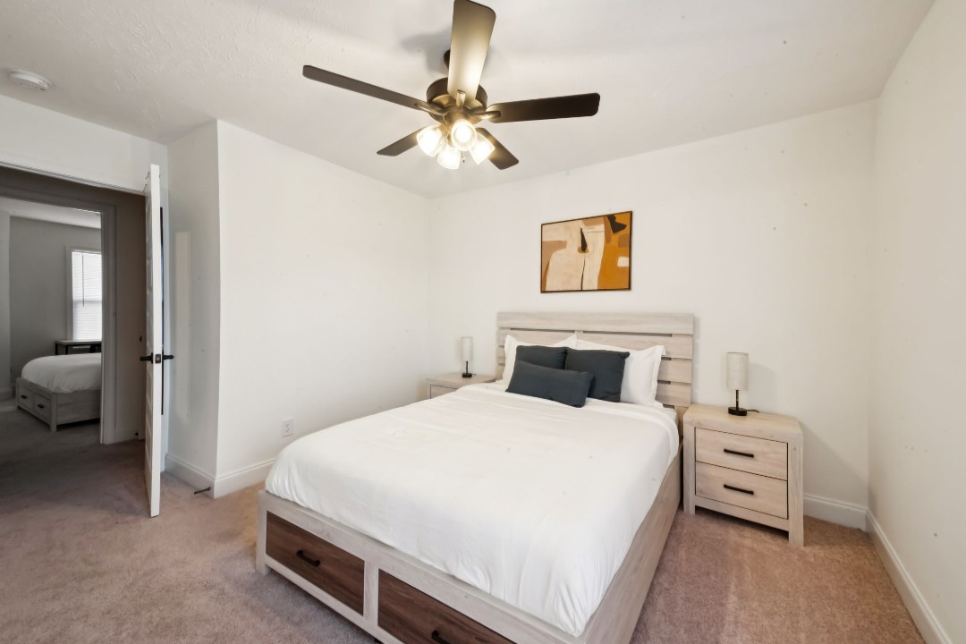 Arte Luxury townhomes F6 2/2.5