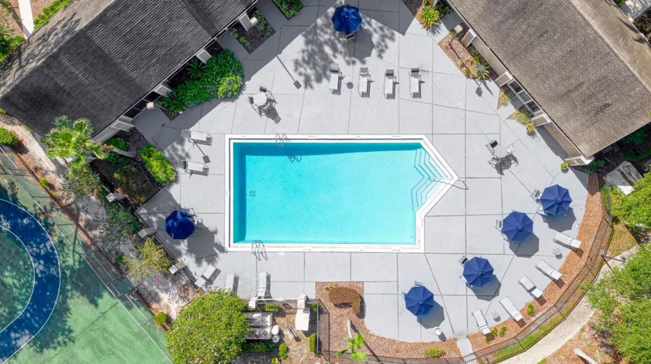 Avenue · Unit at Winter Springs 21-307 2/2