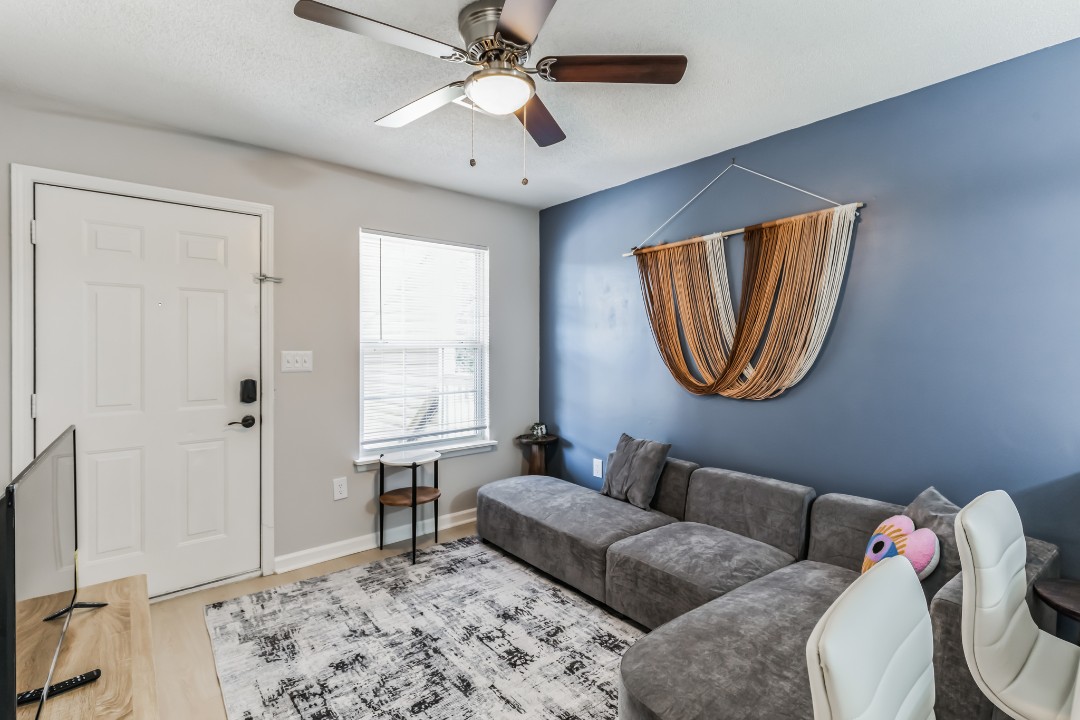 Carlson Bay, 965-301, · Unit 1/1