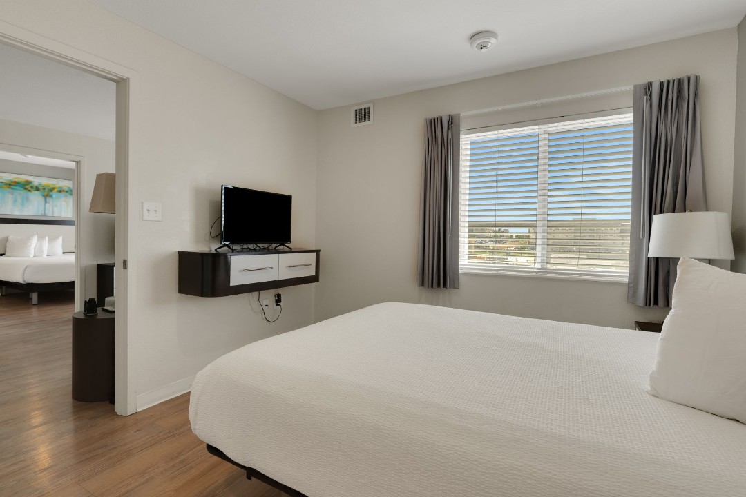 Simplicity At the Rim · Unit 1304 2/2