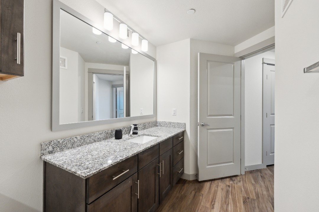Chisholm Trace · Unit 222 2/2