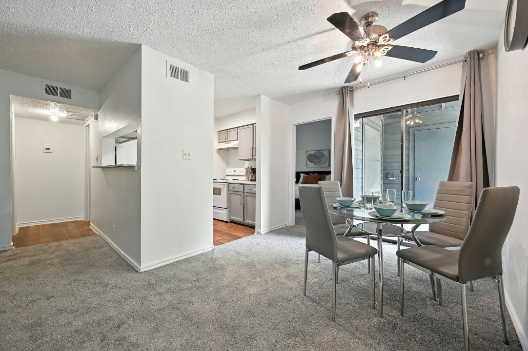 Mueller Flats · Unit 212 2/2
