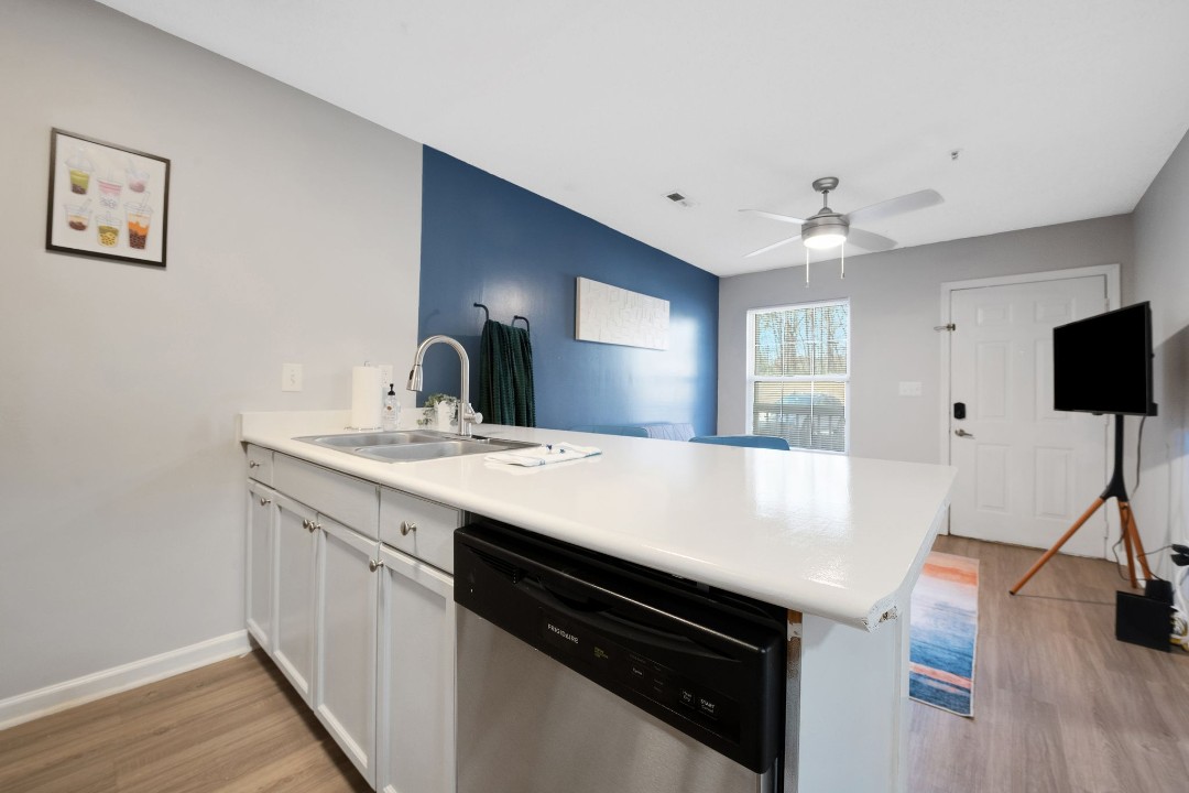Carlson Bay, 965-104, · Unit 1/1