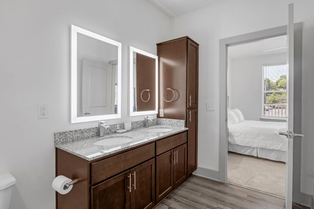 Overlook at Farragut 3210, 1BD/1BA