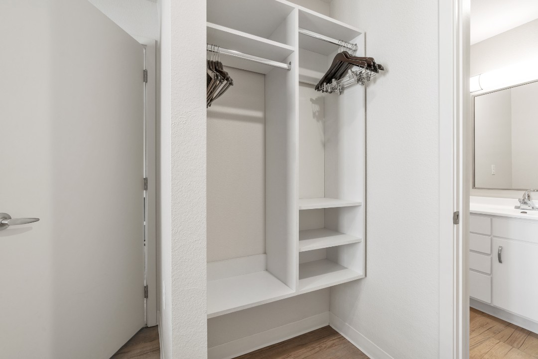 Simplicity At the Rim · Unit 1221  2/2