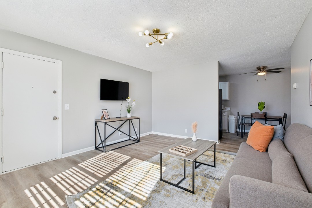 Brentwood C2 - · Unit 1/1