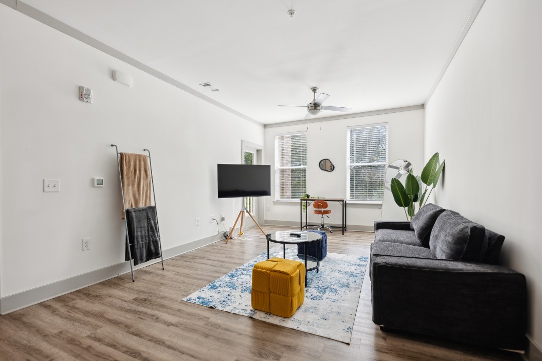 Overlook at Farragut 2103, 1BD/1BA