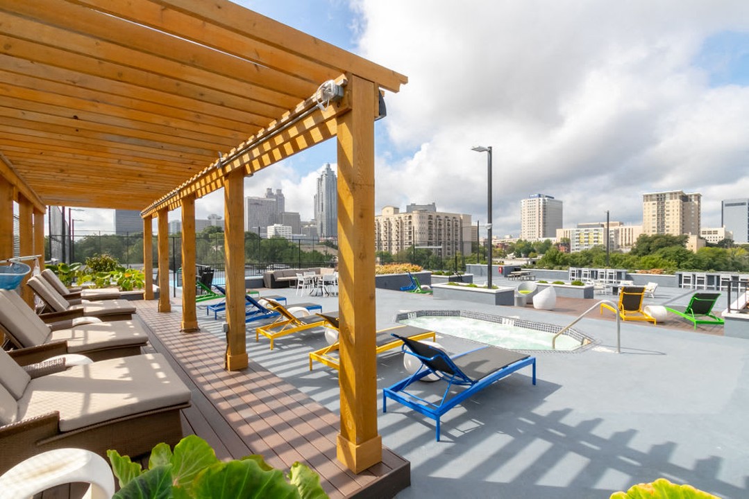 Crest at Midtown · Unit 4120 2/2