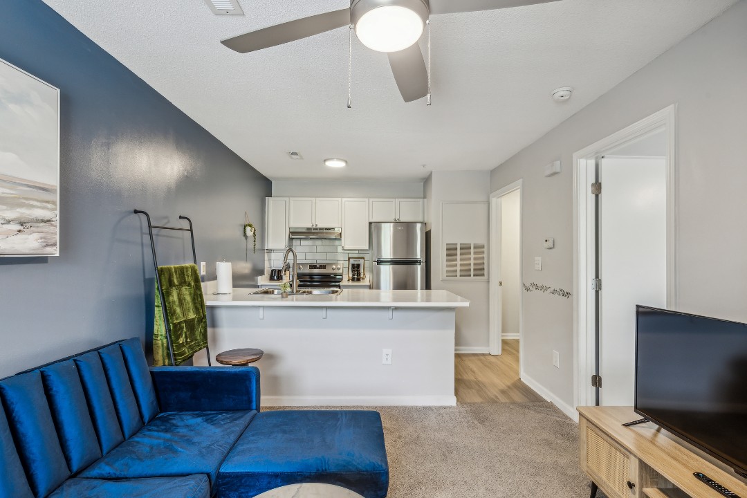 Carlson Bay, 969-203, · Unit 1/1