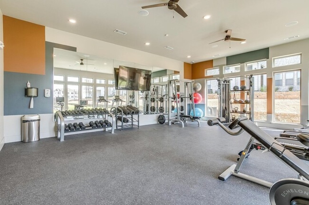 Chisholm Trace · Unit 232 2/2