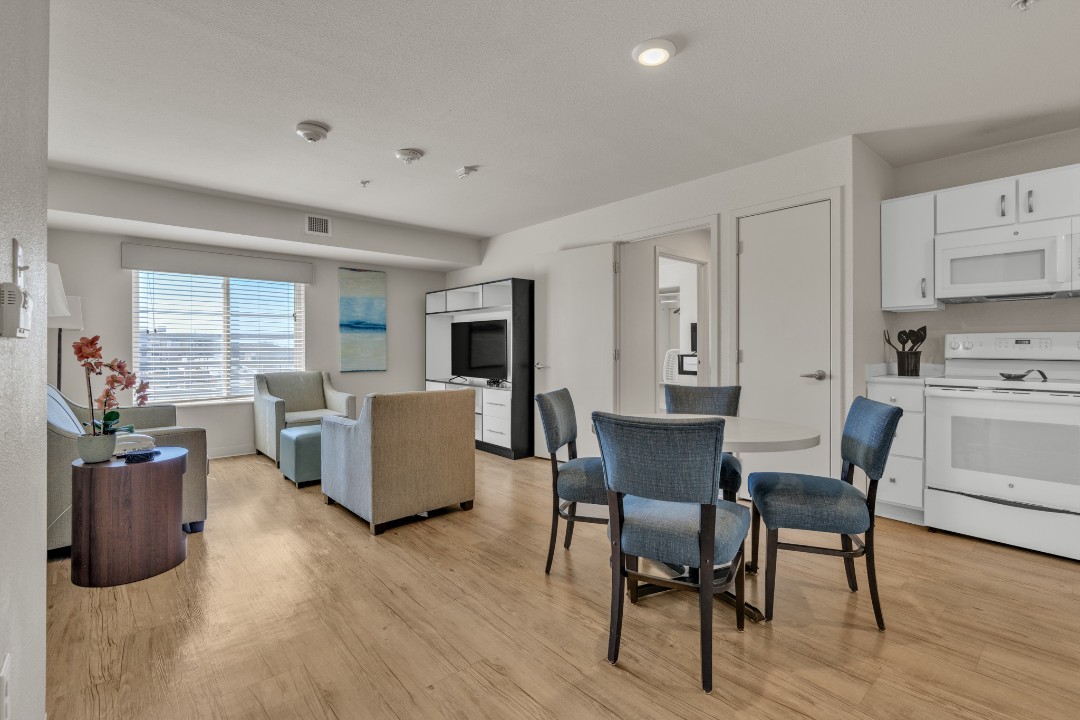 Simplicity At the Rim · Unit 1402 3/2