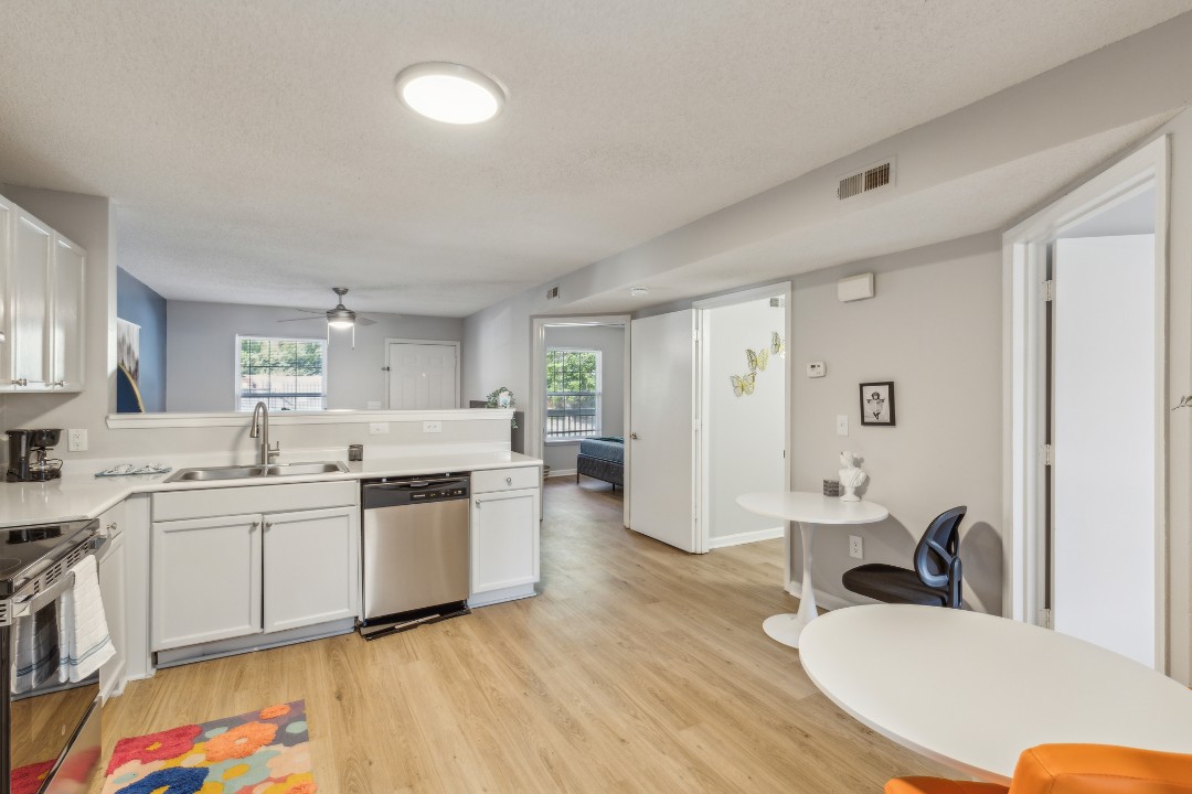 Carlson Bay, 3504-102, · Unit 2/2