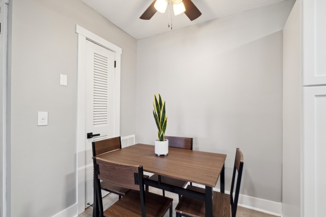 Brentwood Hills, C4- · Unit 1/1