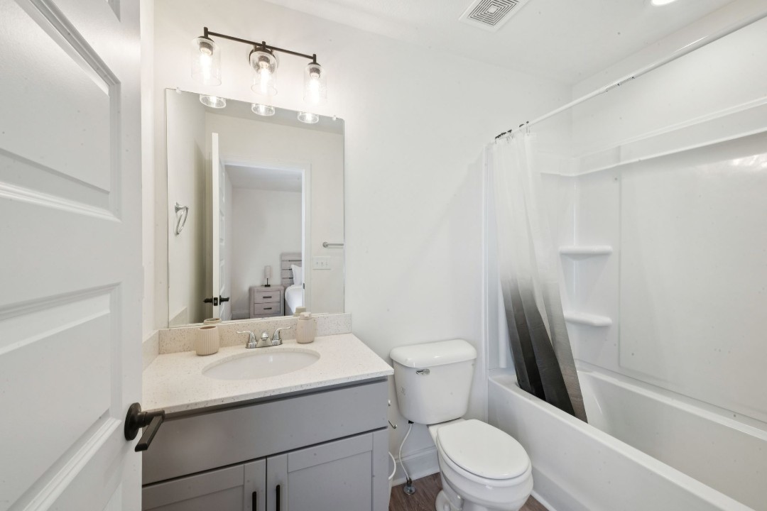 Arte Luxury townhomes F6 2/2.5