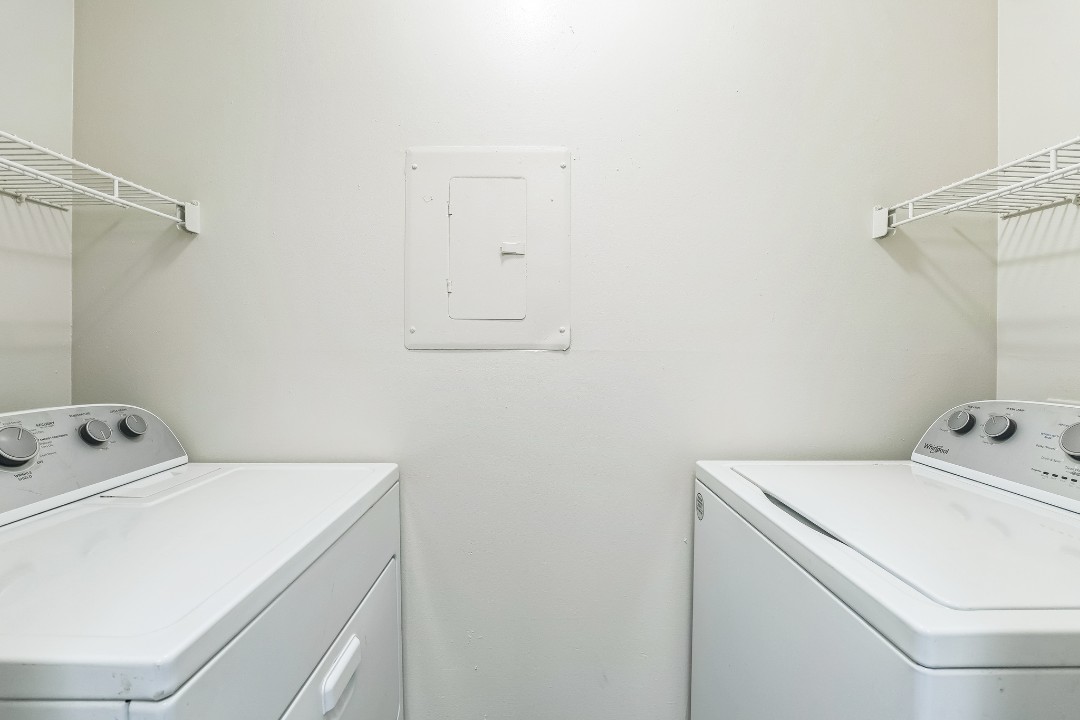 Northwoods 8208-2B · Unit 2/1