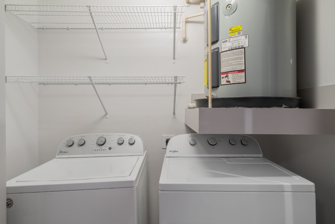 Park West 223, 1br