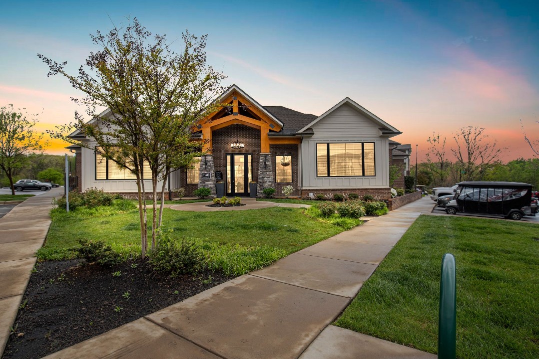 2 Bedrooms · Signature layout
