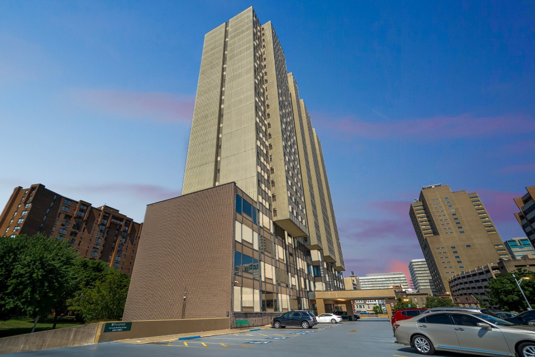 Pa Place 1802, 2br