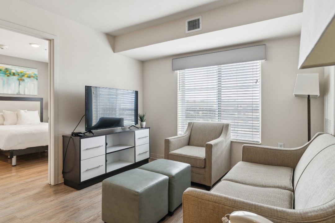 Simplicity At the Rim · Unit 1404 2/2